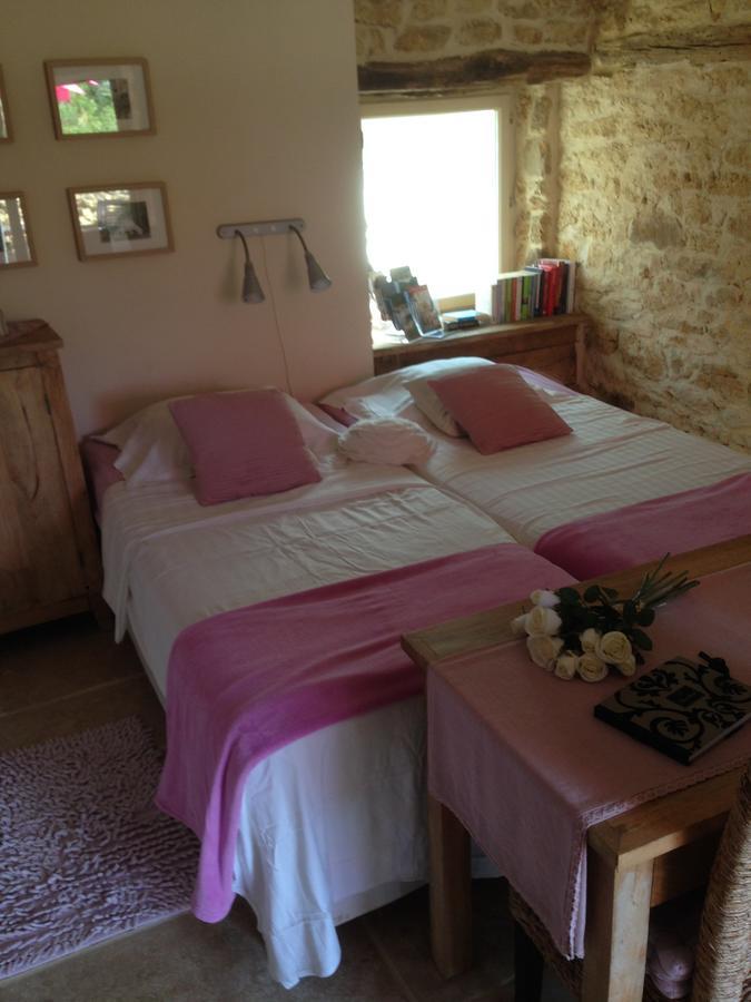 Lo Petit Cretsou Bed and Breakfast Simeyrols Eksteriør billede